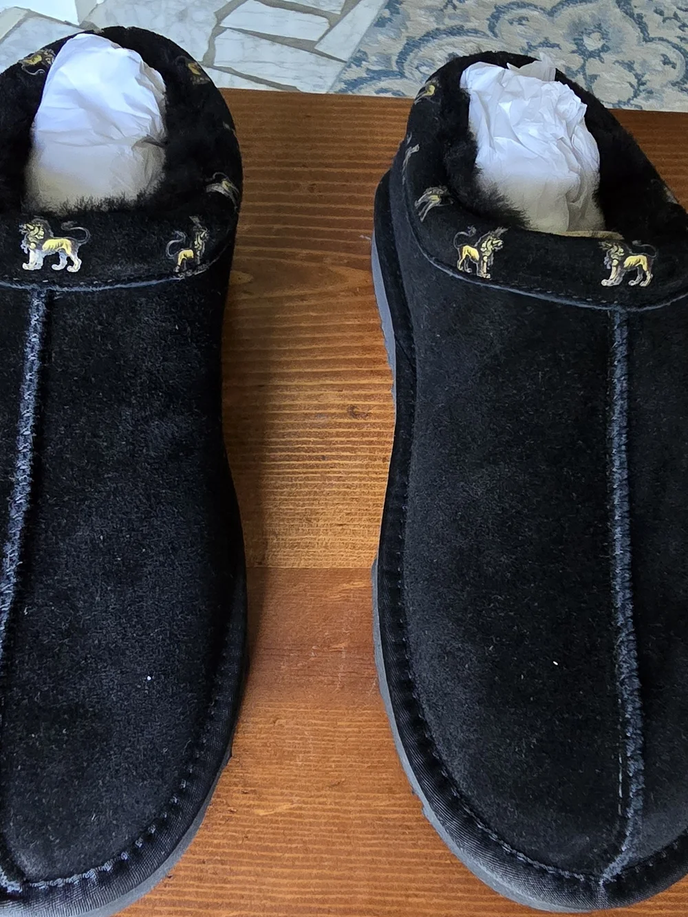 Austrailia Luxe Mens Black Slip-On Outback Shoes with Embroidered Accent